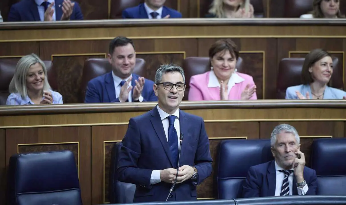  El ministro de la Presidencia, Relaciones con las Cortes y Justicia, F&eacute;lix Bola&ntilde;os, interviene durante una sesi&oacute;n de control en el Gobierno, en el Congreso de los Diputados, a 24 de septiembre de 2025, en Madrid (Espa&ntilde;a).<br>- Jes&uacute;s Hell&iacute;n - Europa Press 