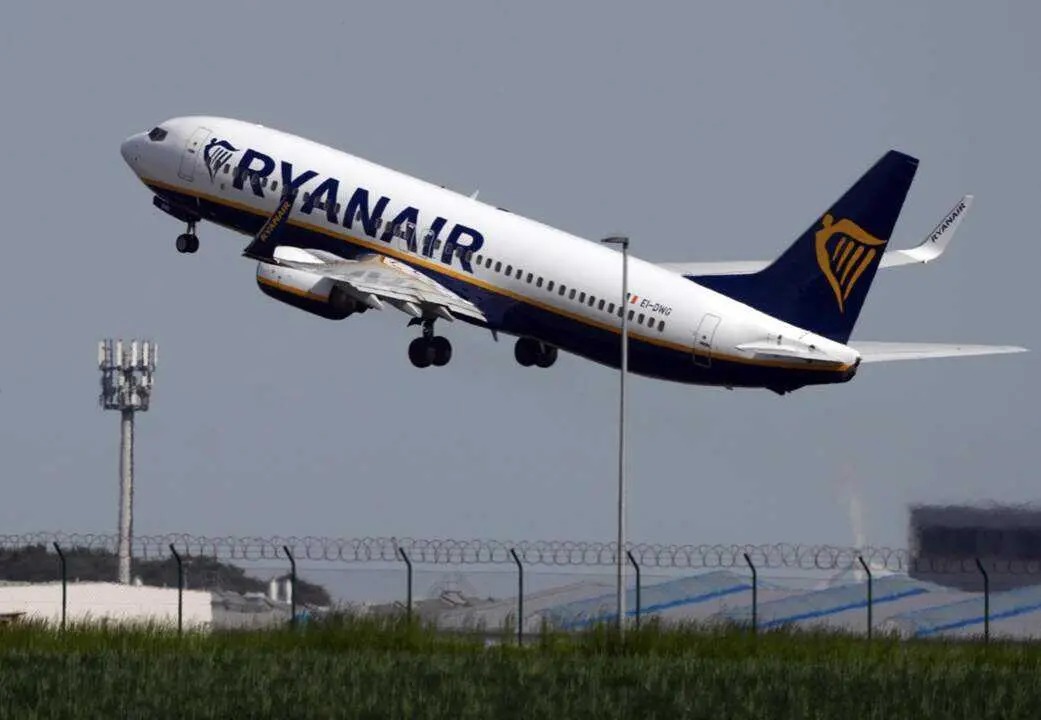  Archivo - Avi&oacute;n de Ryanair despegando. - Soeren Stache/dpa - Archivo 