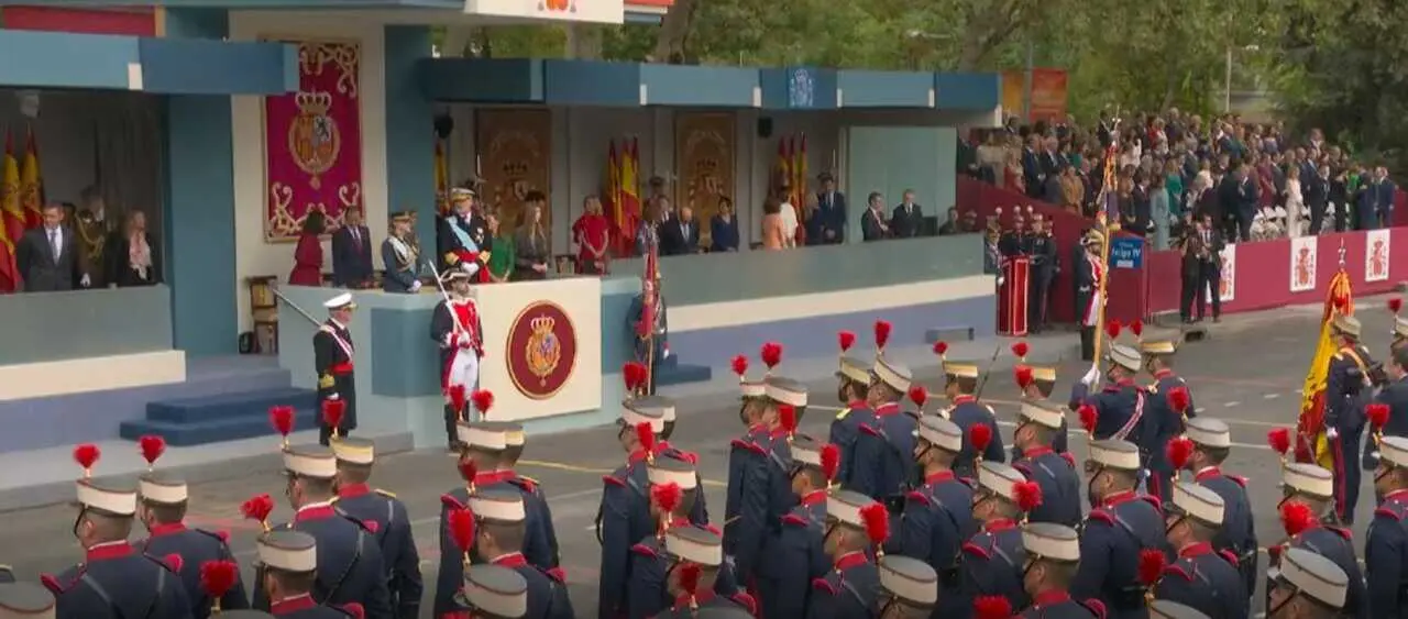  Desfile del D&iacute;a de la Hispanidad 