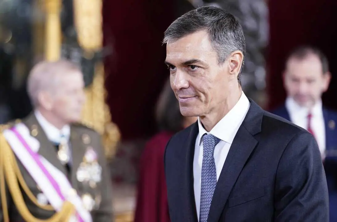  El presidente del Gobierno y secretario general del PSOE, Pedro S&aacute;nchez, durante la recepci&oacute;n con motivo del d&iacute;a de la Fiesta Nacional, en el Palacio Real, a 12 de octubre de 2025, en Madrid (Espa&ntilde;a).<br>- A. P&eacute;rez Meca - Europa Press 