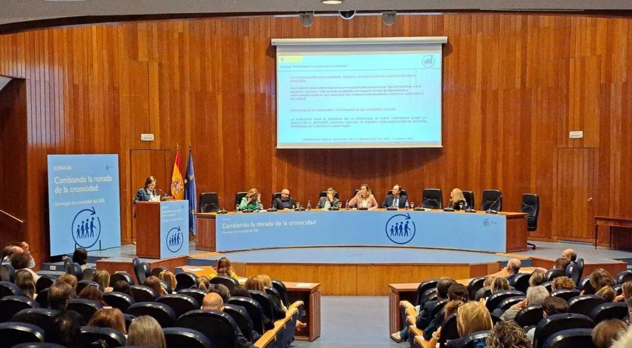  Archivo - Casi el 55% de la poblaci&oacute;n espa&ntilde;ola mayor de 15 a&ntilde;os tiene una enfermedad cr&oacute;nica, seg&uacute;n un informe de Sanidad<br>- SANIDAD - Archivo 