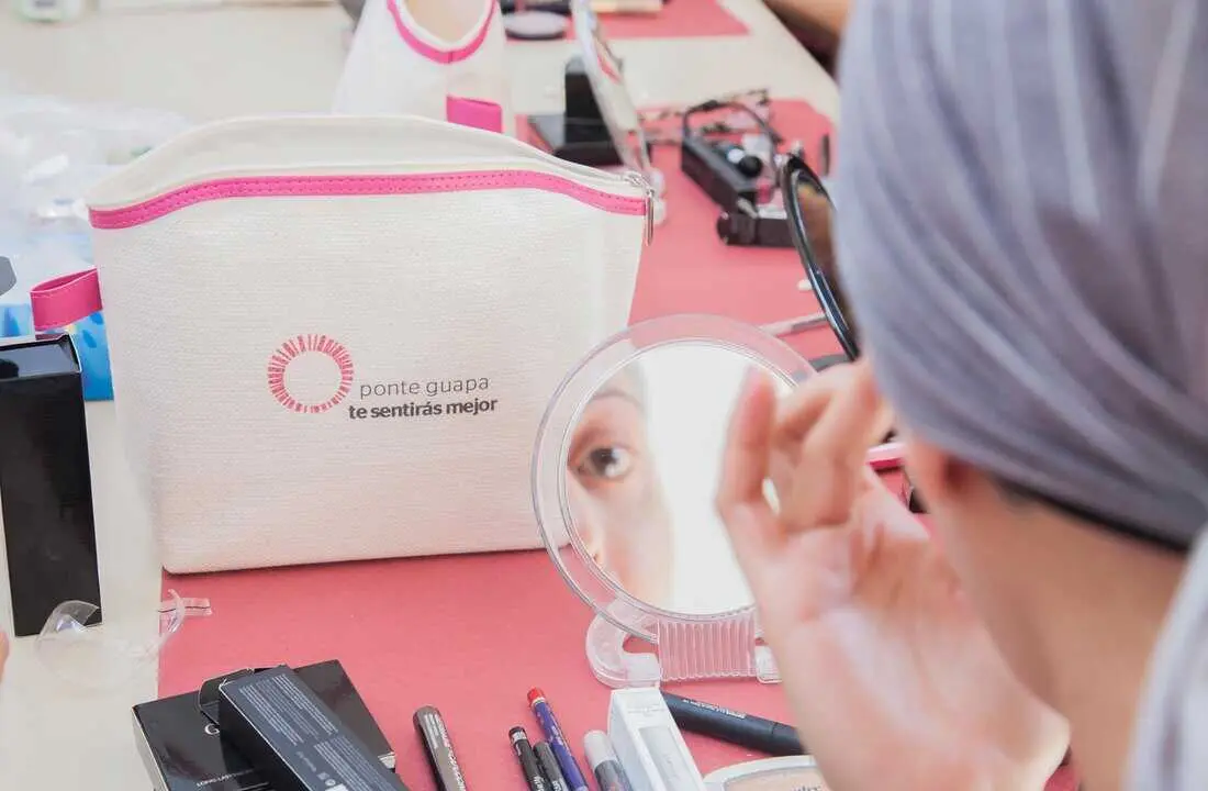  Archivo - Un estudio muestra el impacto positivo de la cosm&eacute;tica y la comunicaci&oacute;n digital en la autoestima de mujeres con c&aacute;ncer<br>- FUNDACI&Oacute;N STANPA - Archivo 