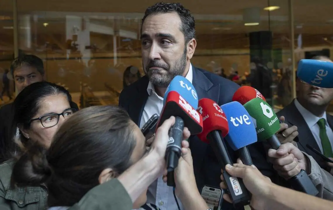  El empresario V&iacute;ctor de Aldama a su llegada a la presentaci&oacute;n del exportavoz de Vox, Iv&aacute;n Espinosa de los Monteros de su nuevo &lsquo;think tank&rsquo; &lsquo;Atenea&rsquo;, a 25 de septiembre de 2025, en Madrid (Espa&ntilde;a). Espinosa de los Monteros define &lsquo;Atenea&rsquo; como un espacio<br>- Alberto Ortega - Europa Press 