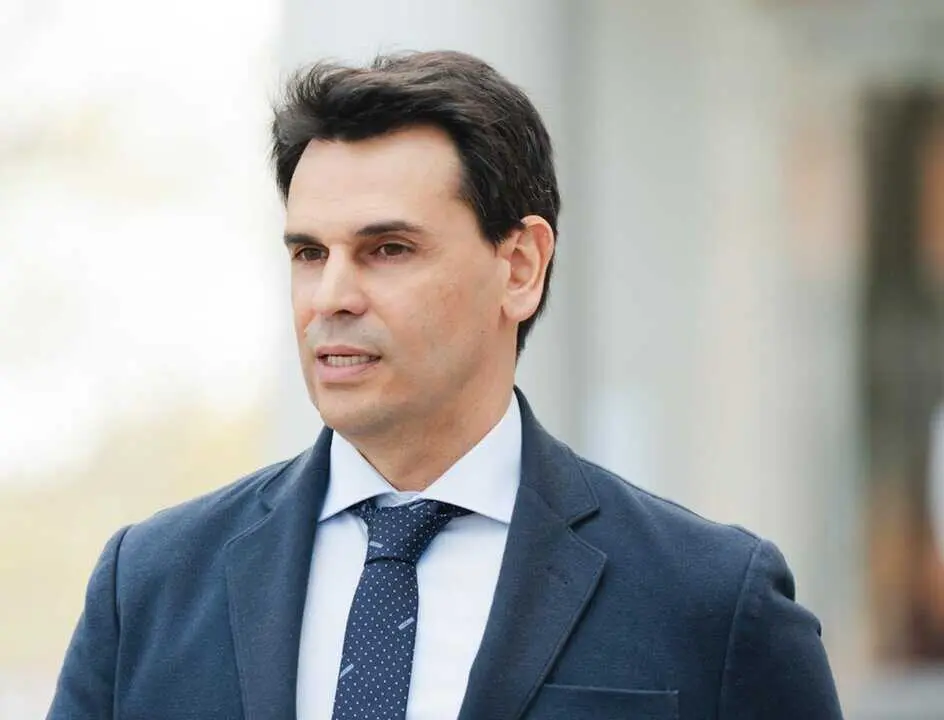  Archivo - La pareja de la presidenta de la Comunidad de Madrid, Alberto Gonz&aacute;lez Amador, sale de los Juzgados de Plaza de Castilla tras declarar, a 10 de abril de 2025, en Madrid (Espa&ntilde;a).<br>- Mateo Lanzuela - Europa Press - Archivo 