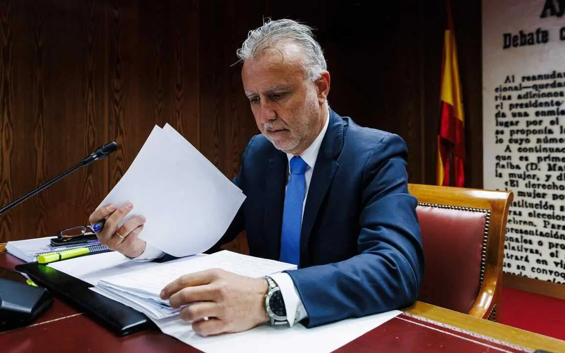  Archivo - El ministro de Pol&iacute;tica Territorial y Memoria Democr&aacute;tica, &Aacute;ngel V&iacute;ctor Torres, comparece en la Comisi&oacute;n de Investigaci&oacute;n por el &lsquo;caso Koldo&rsquo;, en el Senado, a 28 de noviembre de 2024, en Madrid (Espa&ntilde;a).<br>- Carlos Luj&aacute;n - Europa Press - Archivo 