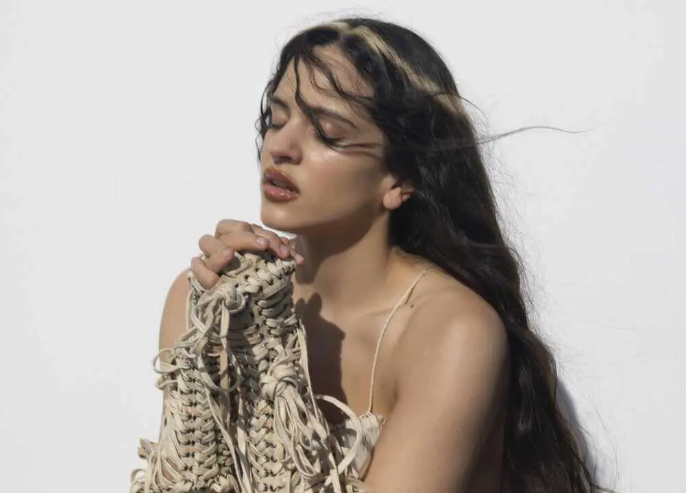  La artista Rosal&iacute;a publica este viernes su cuarto disco, 'Lux'.<br>- NOAH DILLON - SONY MUSIC 