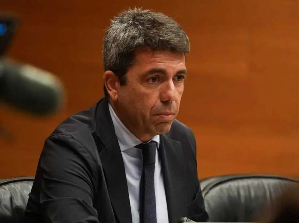  Carlos Maz&oacute;n comparece en Les Corts<br>- JORGE GIL - EUROPA PRESS 