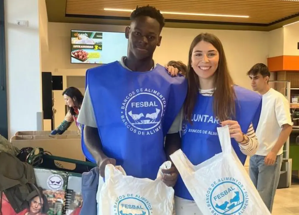 Aun as&iacute;, la respuesta social ha sido masiva, confirmando una vez m&aacute;s la solidaridad y el compromiso de la poblaci&oacute;n con las personas en situaci&oacute;n de precariedad.

Los Bancos de Alimentos ya han iniciado el proceso de clasificaci&oacute;n y distribuci&oacute;n de los productos alimenticios recaudados, que llegar&aacute;n a las 6.062 entidades sociales colaboradoras en toda Espa&ntilde;a.

Desde FESBAL se recuerda que las donaciones contin&uacute;an abiertas a trav&eacute;s de la web granrecogida.org o mediante Bizum al 00090, con el objetivo de alcanzar el equivalente a 10 millones de kilos de alimentos.

El presidente de FESBAL, Pedro Llorca, ha querido expresar su agradecimiento:

&ldquo;Queremos dar las gracias a toda la ciudadan&iacute;a por su enorme respuesta solidaria un a&ntilde;o m&aacute;s, y especialmente a las miles de personas voluntarias que, con su tiempo y su esfuerzo, hacen posible la Gran Recogida. Su compromiso es el motor que permite que los Bancos de Alimentos sigan ayudando a quienes m&aacute;s lo necesitan.&rdquo;