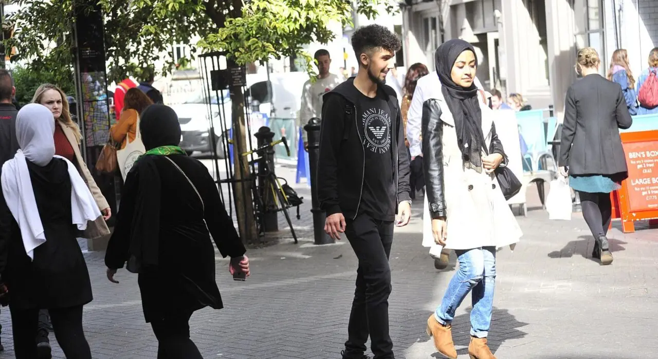 Reino Unido endurece las condiciones para tener la residencia fija: los refugiados deber&aacute;n pasar al menos 20 a&ntilde;os en el pa&iacute;s