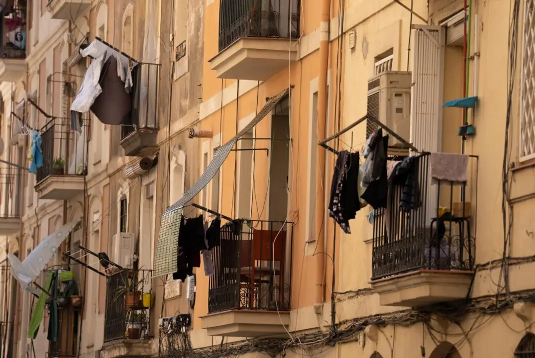 Archivo - Fachada de un edificio de viviendas.
- David Zorrakino - Europa Press - Archivo