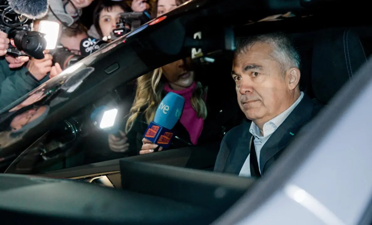 El exsecretario de organizaci&oacute;n del PSOE Santos Cerd&aacute;n a su salida de la prisi&oacute;n de Soto del Real, a 19 de noviembre de 2025, en Soto del Real, Madrid (Espa&ntilde;a).
- Carlos Luj&aacute;n - Europa Press