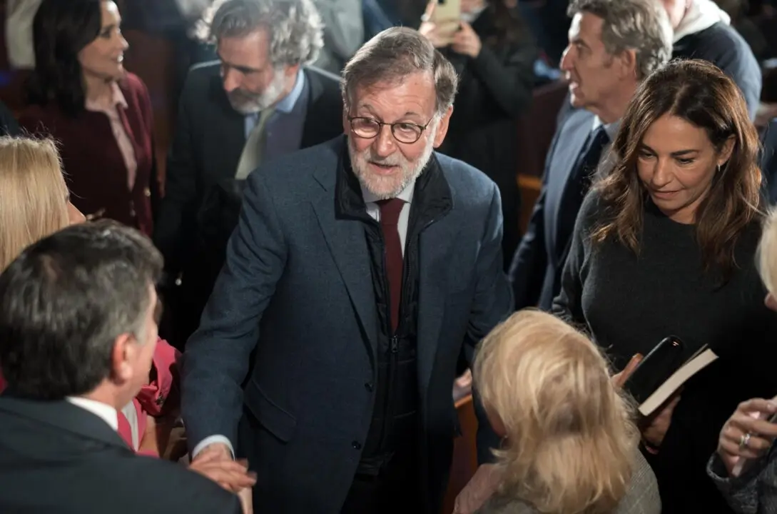 El expresidente del Gobierno, Mariano Rajoy (c), durante la presentaci&oacute;n del libro 'Manual de convivencia.
- Diego Radam&eacute;s - Europa Press