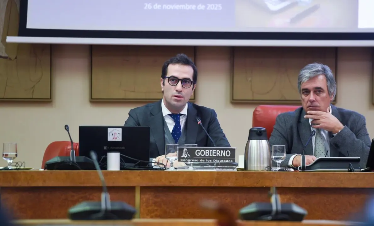 El ministro de Econom&iacute;a, Comercio y Empresa, Carlos Cuerpo (i), comparece ante la Comisi&oacute;n de Econom&iacute;a, Comercio y Transformaci&oacute;n Digital, a 26 de noviembre de 2025, en Madrid (Espa&ntilde;a). Cuerpo comparece ante la Comisi&oacute;n de Econom&iacute;a, Comercio y Transformac
- Gustavo Valiente - Europa Press