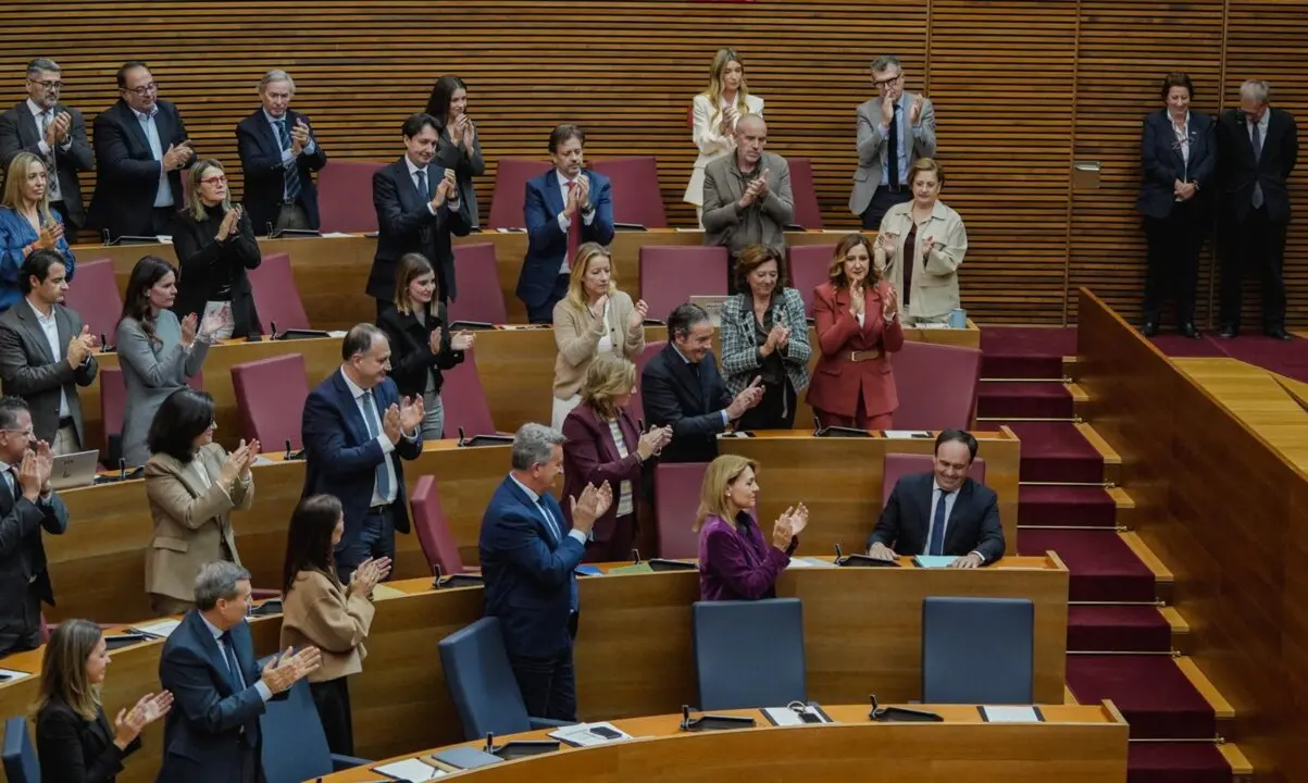 El secretario general del PP de la Comunitat Valenciana y candidato del PP a la investidura, Juanfran P&eacute;rez Llorca (d)
- Jorge Gil - Europa Press