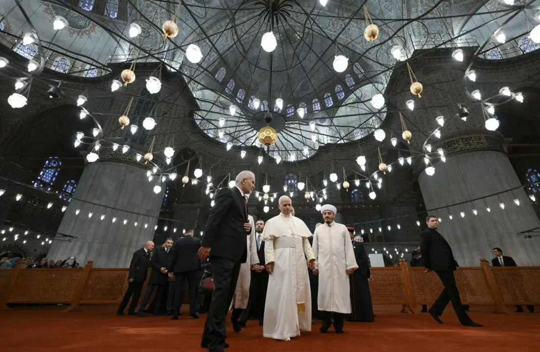 El Papa visita la Mezquita Azul de Estambul el 29 de noviembre de 2025. Photo: Vatican Media/IPA via ZUMA Press/dpa
- Vatican Media/IPA via ZUMA Press / DPA