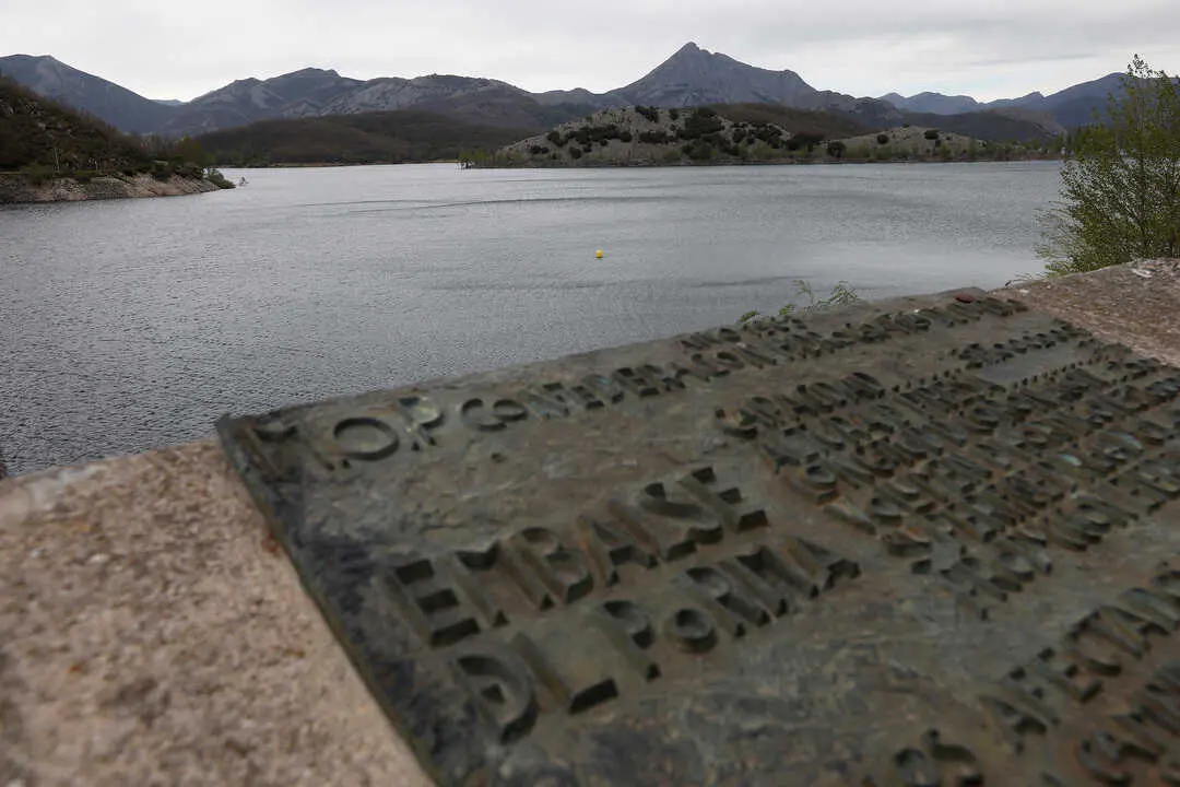 Archivo - Vista del embalse del r&iacute;o Porma, a 28 de abril de 2023, en Le&oacute;n, Castilla y Le&oacute;n (Espa&ntilde;a). 