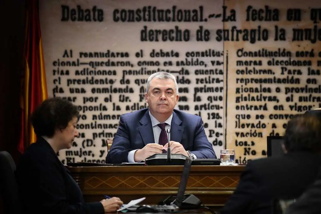 Archivo - El diputado del PSOE, Santos Cerd&aacute;n, comparece durante la Comisi&oacute;n de Investigaci&oacute;n sobre los contratos p&uacute;blicos realizados durante la pandemia de covid-19, en el Senado, a 30 de abril de 2024, en Madrid (Espa&ntilde;a). 