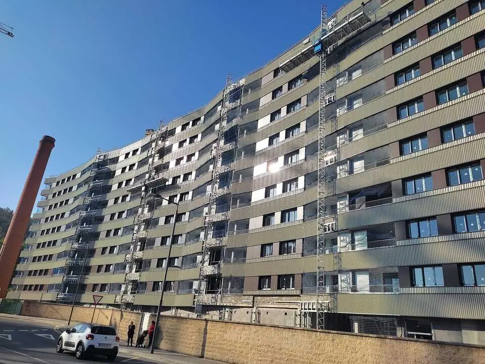 Viviendas en construcci&oacute;n en el barrio de Bolueta (Bilbao)