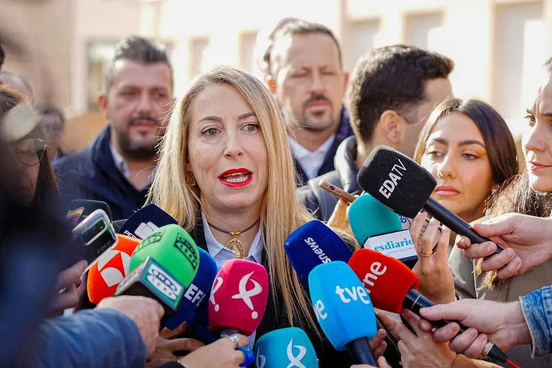 La presidenta del PP de Extremadura, Mar&iacute;a Guardiola, tras votar este domingo en las elecciones auton&oacute;micas 