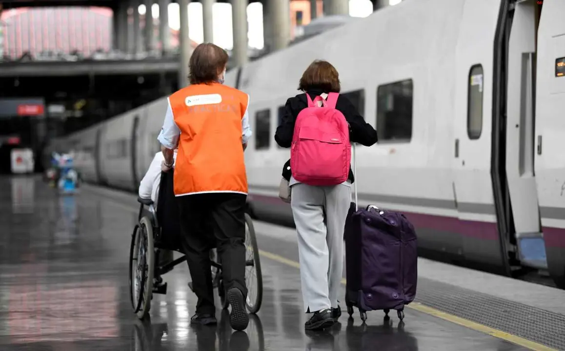 Archivo - El servicio asisti&oacute; a 141.411 viajeros en el primer trimestre de 2023, superando en un 10,6% la cifra de los tres primeros meses de 2019, previos a la pandemia.