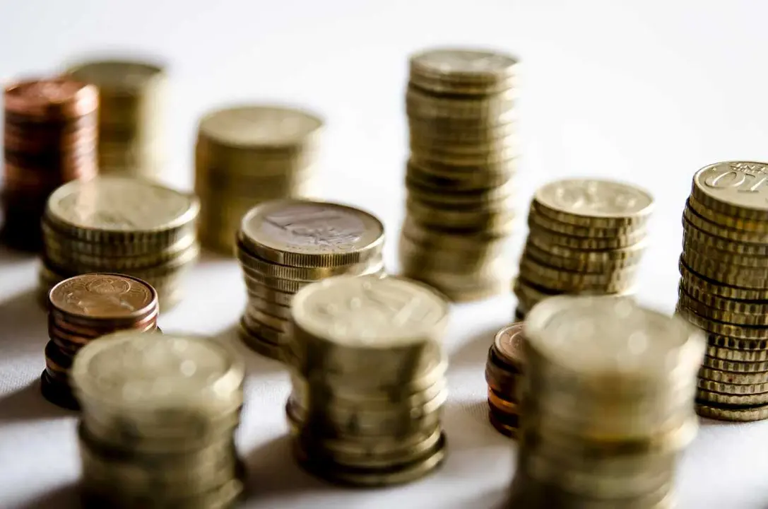Archivo - Monedas, moneda, billete, billetes,euro ,euros, capital, efectivo, met&aacute;lico, riqueza