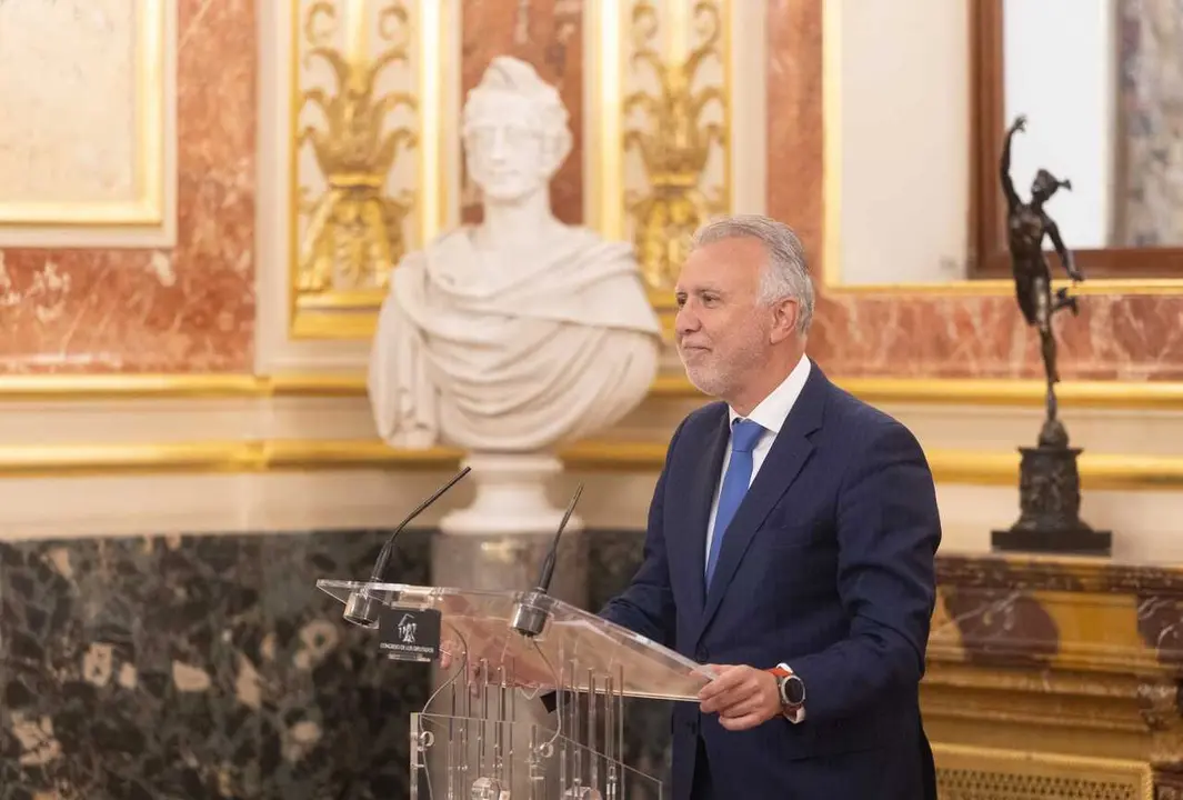 Archivo - El ministro de Pol&iacute;tica Territorial y Memoria Democr&aacute;tica, &Aacute;ngel V&iacute;ctor Torres, interviene durante el acto de declaraci&oacute;n de Lugar de Memoria Democr&aacute;tica inmaterial a las Manifestaciones en favor de la democracia del 27 de febrero de 1981, en el