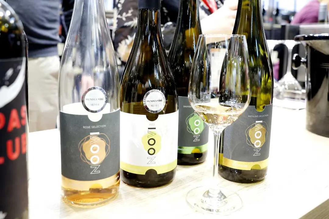 Archivo - Botellas de vino