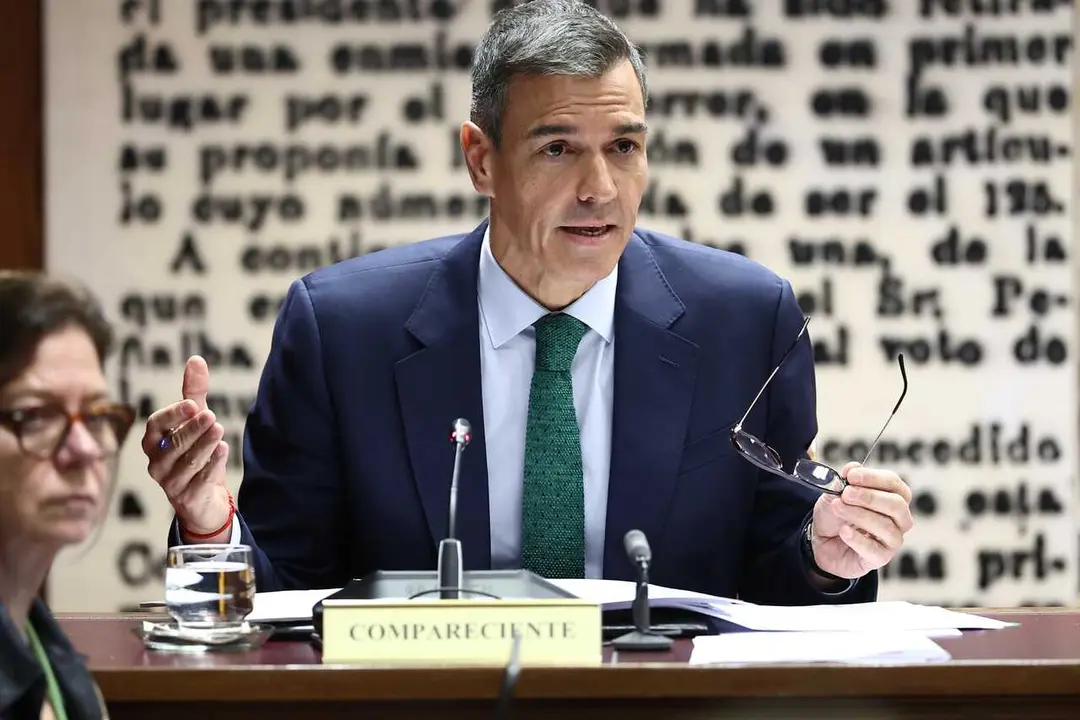 Archivo - El presidente del Gobierno, Pedro S&aacute;nchez, comparece en la Comisi&oacute;n de Investigaci&oacute;n sobre el 'caso Koldo', en el Senado, a 30 de octubre de 2025, en Madrid (Espa&ntilde;a). 