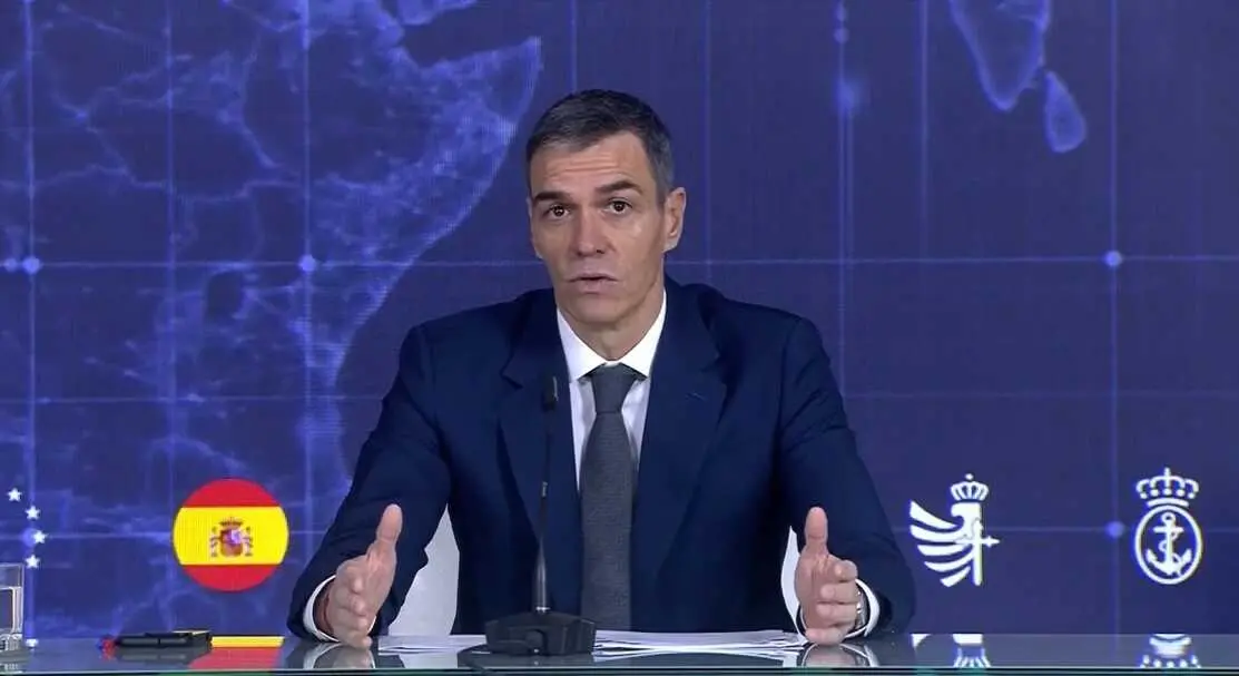 El presidente del Gobierno, Pedro S&aacute;nchez, mantiene una videoconferencia con las unidades espa&ntilde;olas en misiones humanitarias y de paz en el exterior