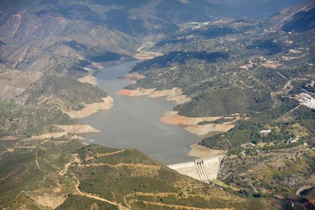 Archivo - Imagen de archivo del embalse de La Concepci&oacute;n, en Ist&aacute;n (M&aacute;laga).