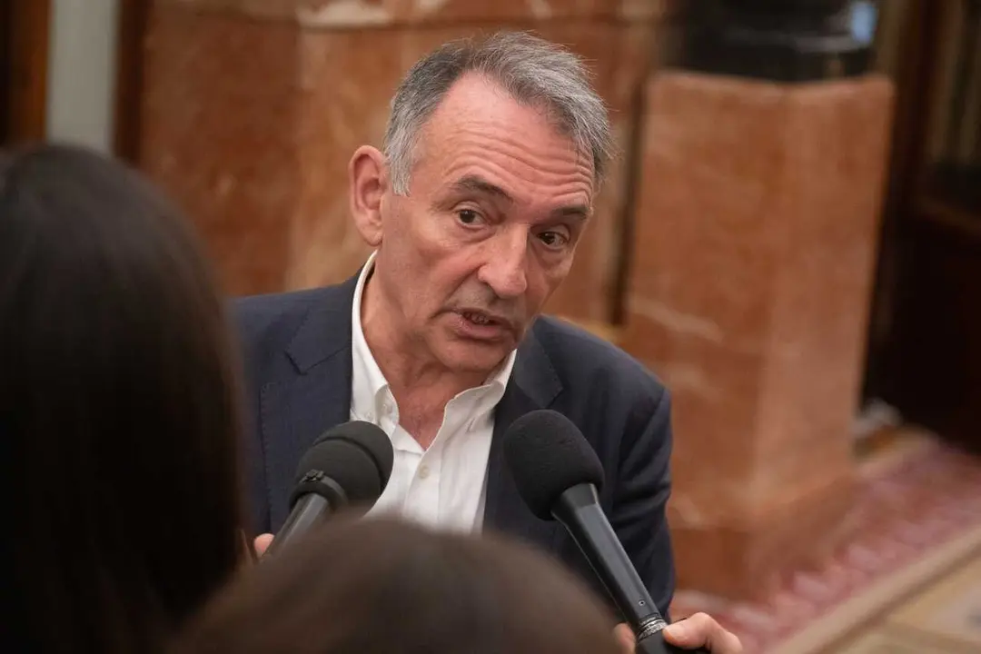El diputado de Sumar, Enrique Santiago, durante una sesi&oacute;n plenaria en el Congreso, a 11 de diciembre de 2025, en Madrid (Espa&ntilde;a). (Foto de archivo).