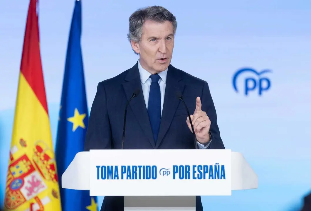 El presidente del Partido Popular, Alberto N&uacute;&ntilde;ez Feij&oacute;o, comparece ante los medios de comunicaci&oacute;n, en la sede nacional del Partido Popular, a 29 de diciembre de 2025, en Madrid (Espa&ntilde;a). 