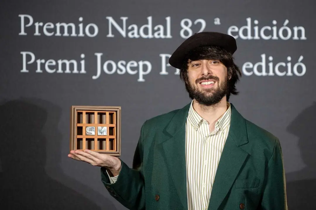 El escritor David Ucl&eacute;s gana el 82&ordm; Premio Nadal con 'La ciudad de las luces muertas' durante la ceremonia del 82&ordm; Premio Nadal de novela y el 58&ordm; Premi Josep Pla de prosa en catal&aacute;n, en el Hotel Palace, a 6 de enero de 2026, en Barcelona