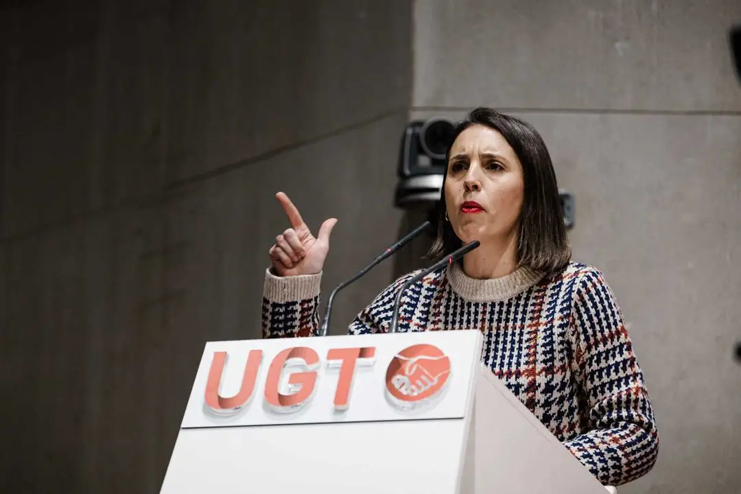 La secretaria pol&iacute;tica de Podemos, Irene Montero, interviene durante un mitin del Polo Democr&aacute;tico en la sede de la UGT, a 7 de enero de 2026, en Madrid (Espa&ntilde;a).