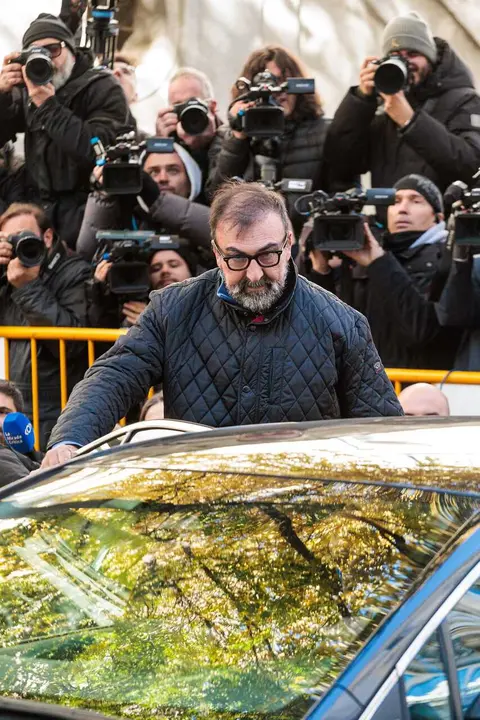 Archivo - El exasesor Koldo Garc&iacute;a a su llegada al Tribunal Supremo, a 27 de noviembre de 2025, en Madrid (Espa&ntilde;a). El magistrado del Tribunal Supremo, Leopoldo Puente, ha citado al exministro Jos&eacute; Luis &Aacute;balos y al exasesor Koldo Garc&iacute;a a comparecer hoy p