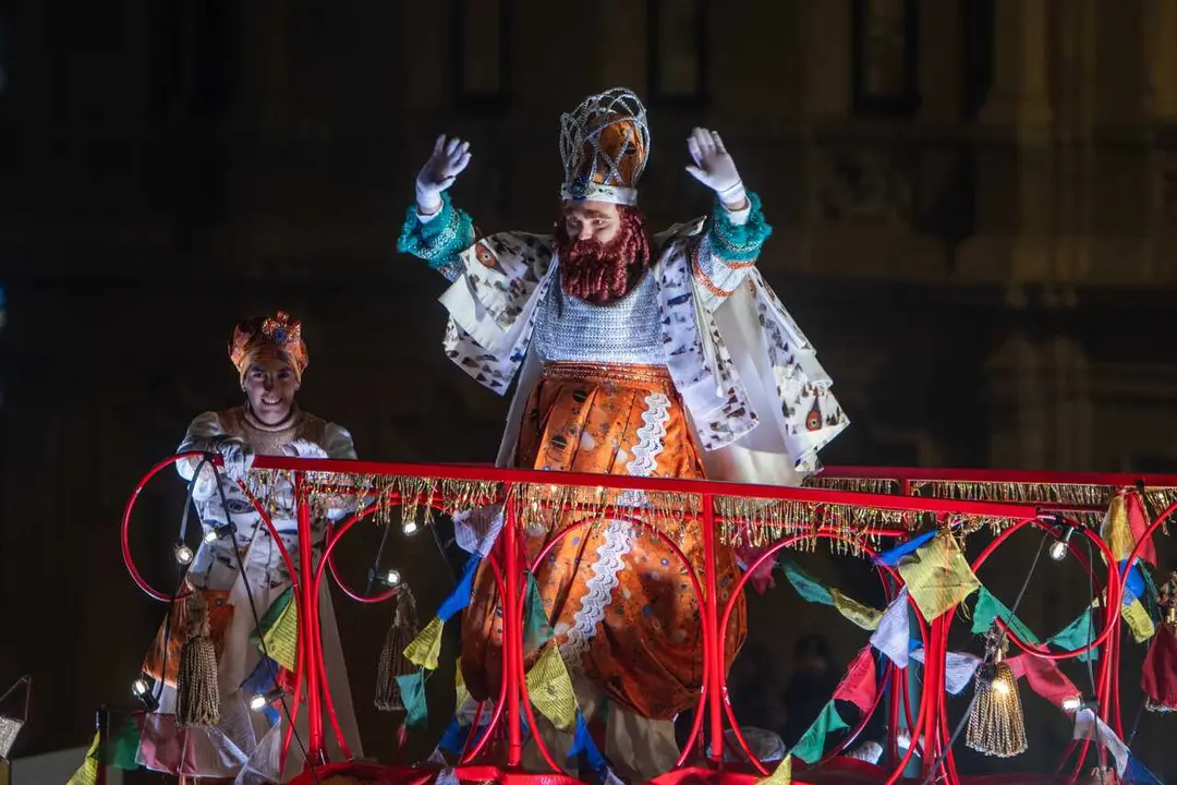 El Rey Gaspar durante la cabalgata de los Reyes Magos, 