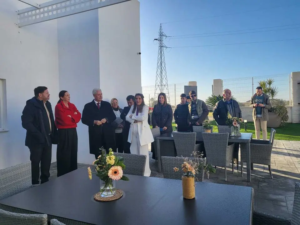 La consejera de Inclusi&oacute;n Social, Juventud, Familias e Igualdad, Loles L&oacute;pez, en su visita a la residencia para personas mayores Padre Diego Su&aacute;rez Mora en Gibrale&oacute;n (Huelva).