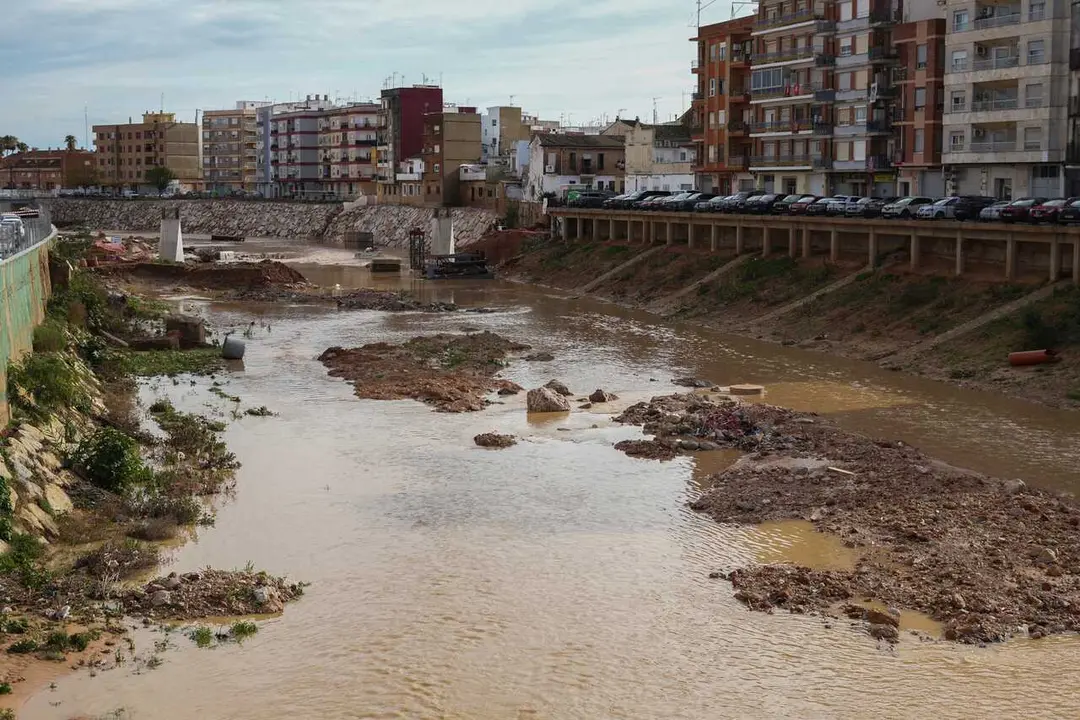 Efectos de las lluvias en el barranco del Poyo a su paso por Picanya y Paiporta.