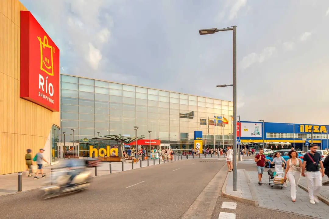 Archivo - Exterior del centro comercial R&Iacute;O Shopping 