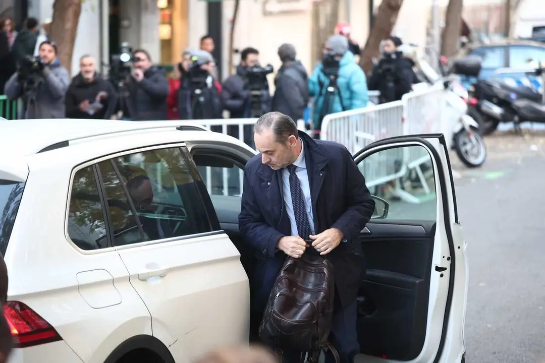 Archivo - El exministro Jos&eacute; Luis Abalos a su llegada al Tribunal Supremo, a 27 de noviembre de 2025, en Madrid (Espa&ntilde;a).
