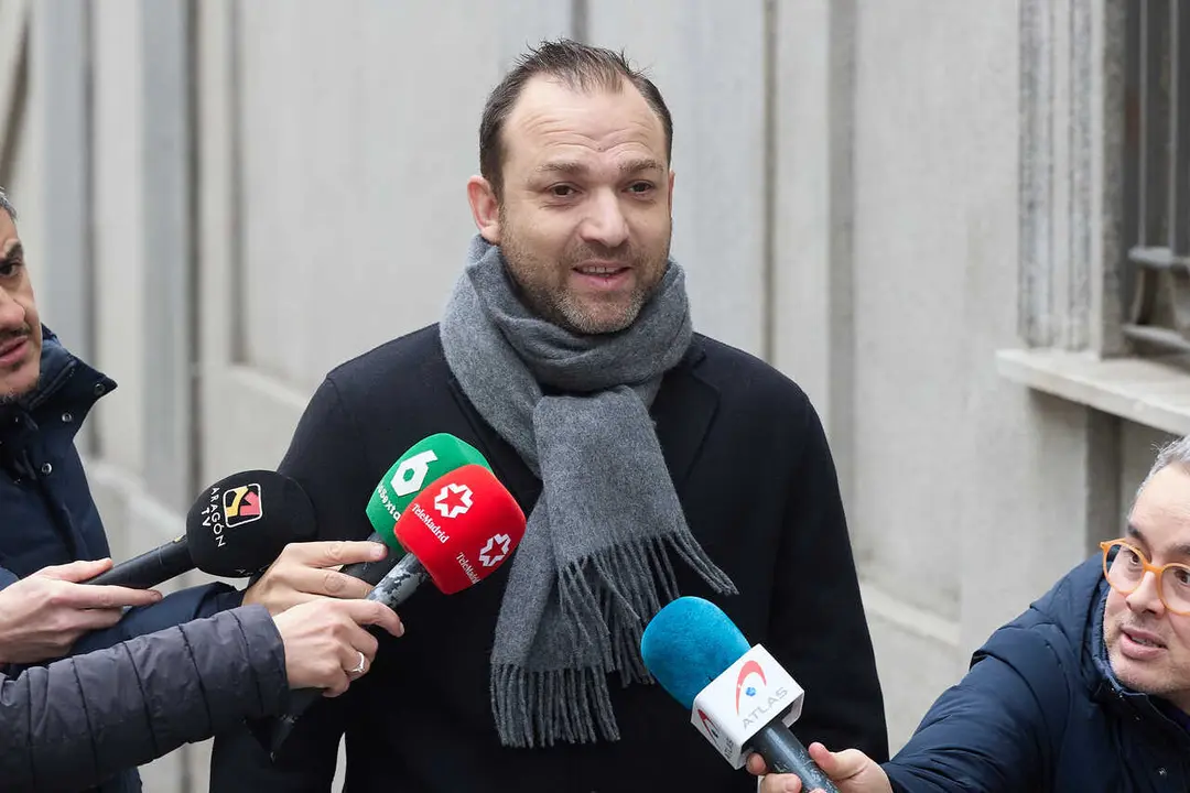 Archivo - El hijo del exministro Jos&eacute; Luis &Aacute;balos, V&iacute;ctor &Aacute;balos, a su llegada a declarar al Tribunal Supremo, a 4 de marzo de 2025, en Madrid (Espa&ntilde;a).