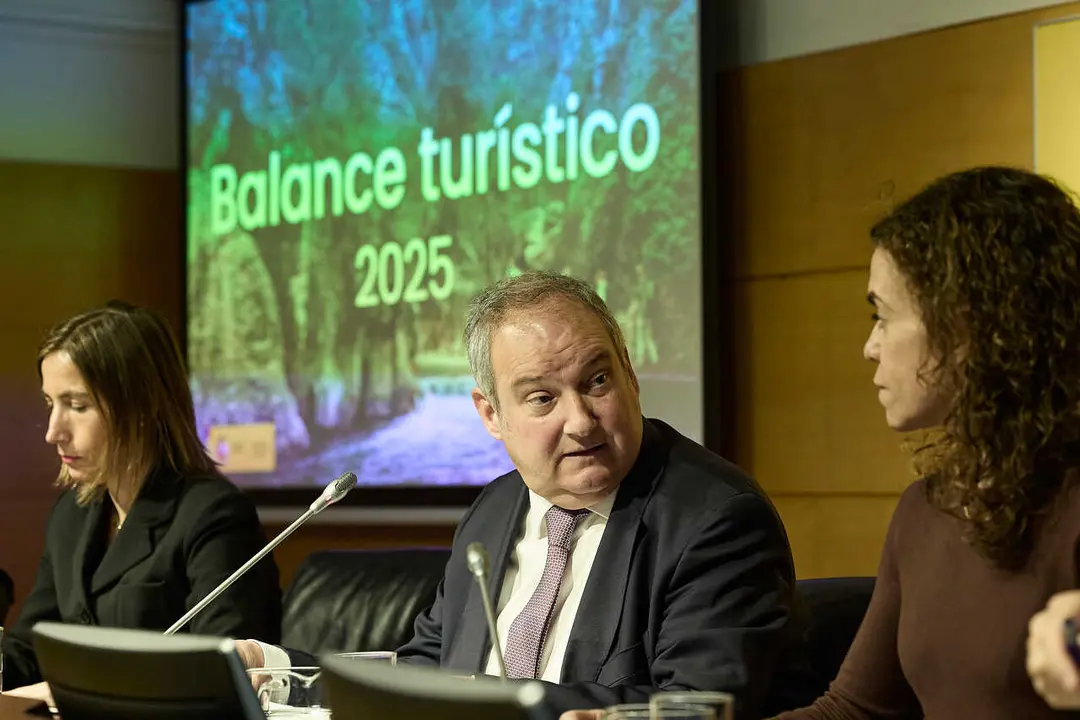 El ministro de Industria y Turismo, Jordi Hereu, durante la presentaci&oacute;n de un balance de los datos tur&iacute;sticos de 2025, en Madrid (Espa&ntilde;a). 