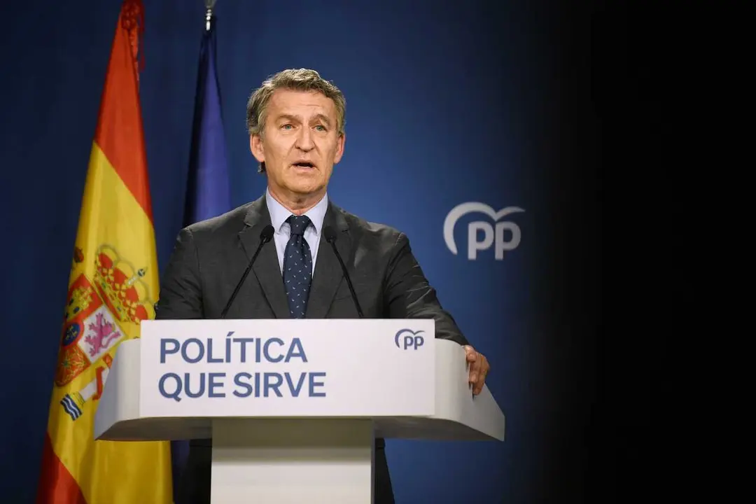 Archivo - El presidente del Partido Popular, Alberto N&uacute;&ntilde;ez Feij&oacute;o, durante una rueda de prensa, en la sede del PP en G&eacute;nova, a 12 de junio de 2025, en Madrid (Espa&ntilde;a). 