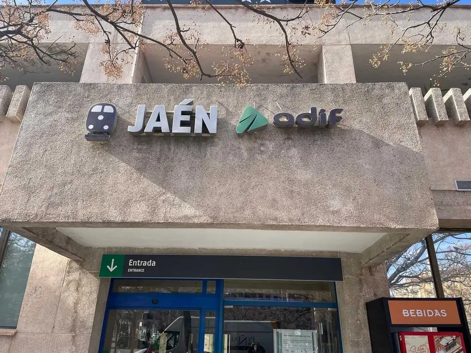 Archivo - Estaci&oacute;n de tren de Ja&eacute;n.