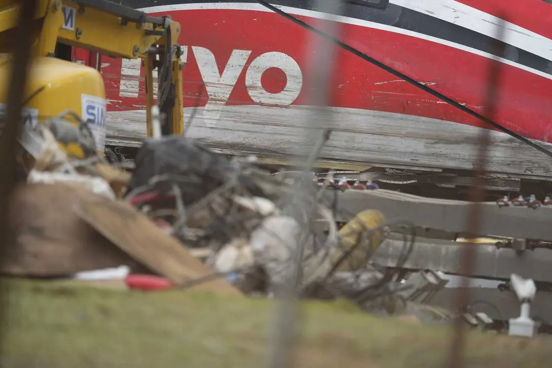 Imagen de los trabajos de rescate de los convoyes de trenes accidentados en la zona del suceso en Adamuz (C&oacute;rdoba).  Imagen de archivo