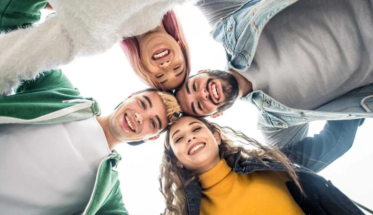  Grupo de j&oacute;venes. 