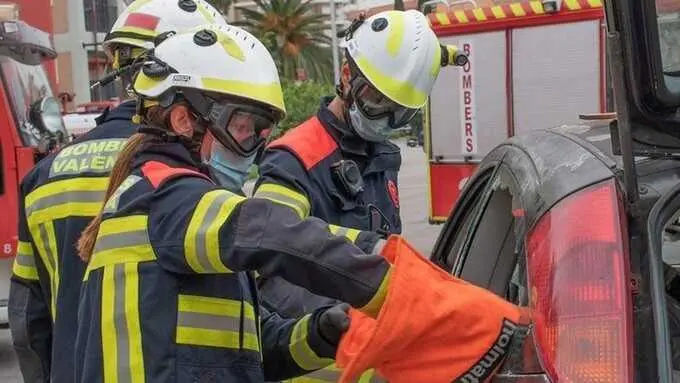 Archivo - Efectivos de Bomberos del Ayuntamiento de Val&egrave;ncia