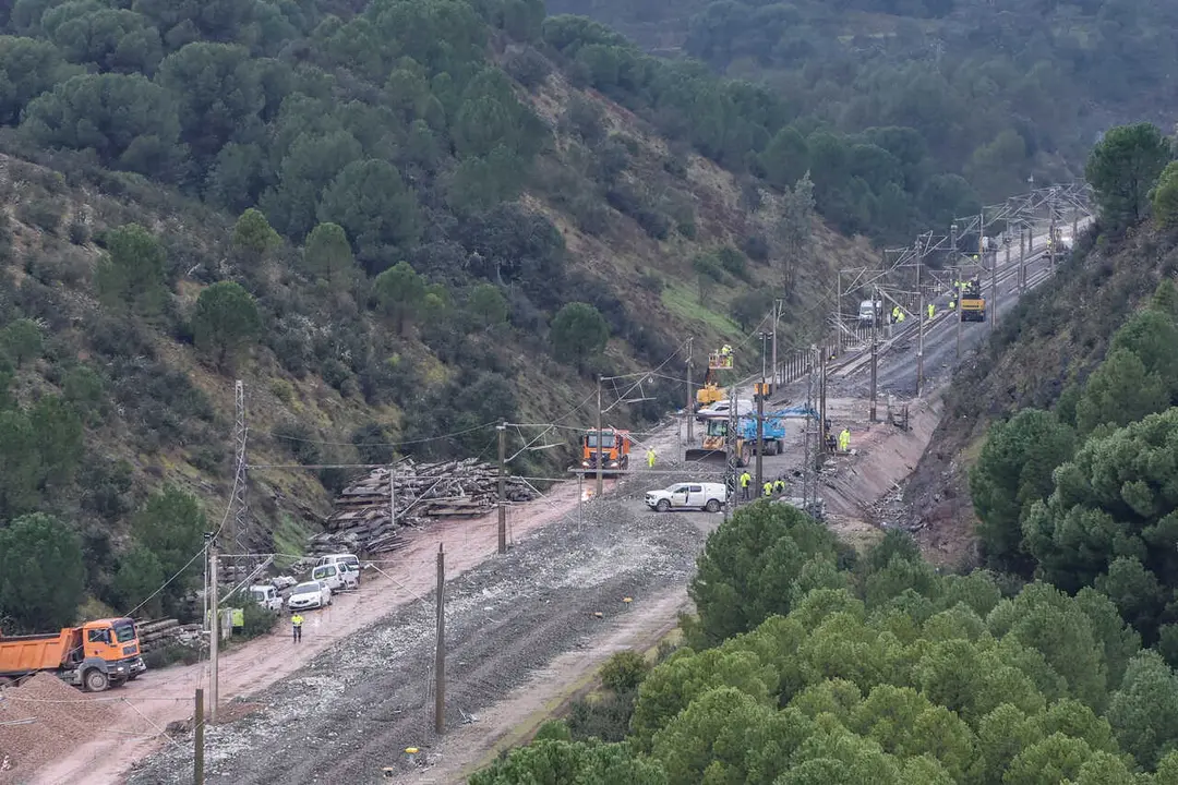 Im&aacute;genes de las obra de reparaci&oacute;n de la v&iacute;a en Adamuz tras el siniestro, a 29 de enero de 2026, en C&oacute;rdoba (Andaluc&iacute;a, Espa&ntilde;a).