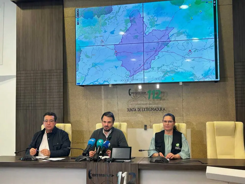 El consejero de Presidencia, Interior y Di&aacute;logo Social en funciones, Abel Bautista, informa sobre las incidencias del temporal