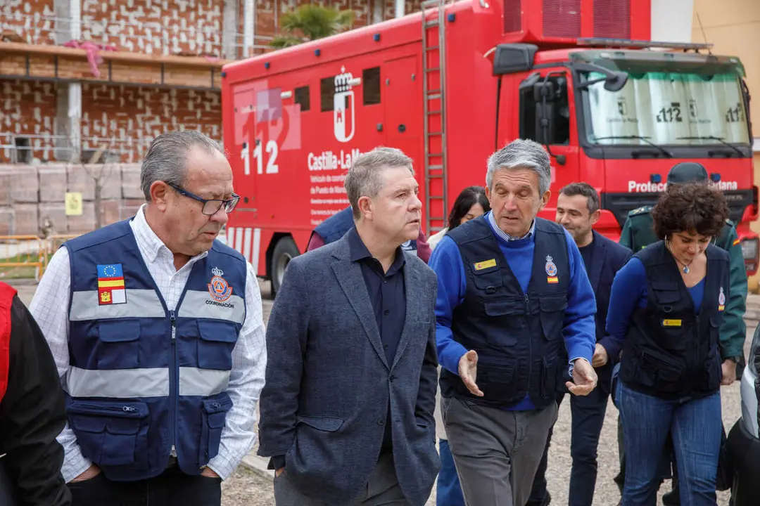 El jefe del Gobierno auton&oacute;mico, Emiliano Garc&iacute;a-Page, preside en Toledo, la reuni&oacute;n del Centro de Coordinaci&oacute;n Operativa (CECOP) en el Servicio 1-1-2 de Castilla-La Mancha.
